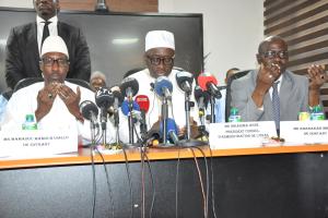 Passation service Onas : Mamour Diallo prend le témoin et le cahier des doléances